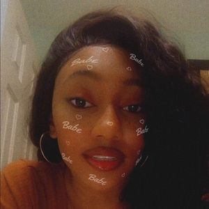 Meet your Posher, Aisha